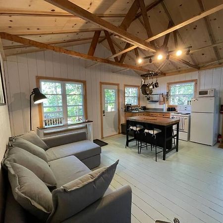 Leland'S Lakehouse 울프빌 외부 사진