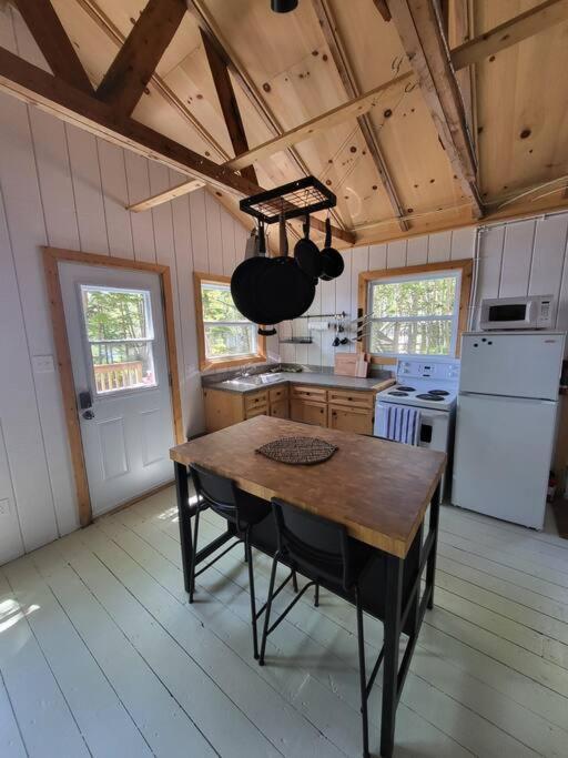 Leland'S Lakehouse 울프빌 외부 사진